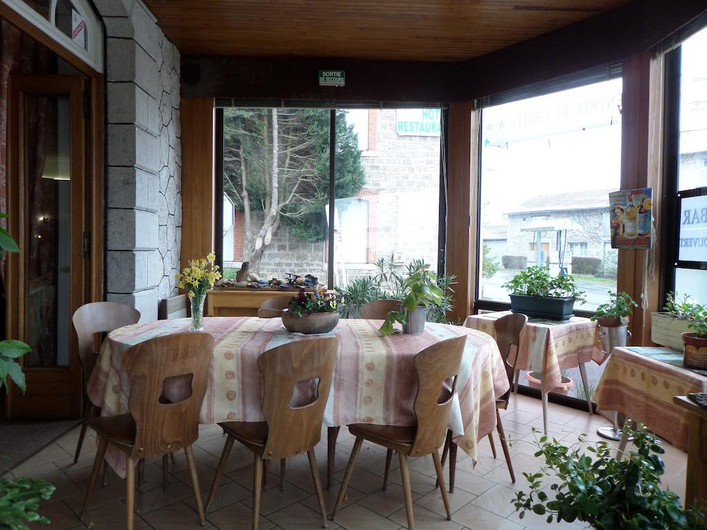 Hotel La Vie En Rose Le Brugeron エクステリア 写真